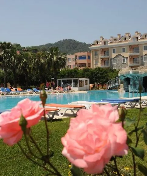 Hotel Club Caprice Suites Armutalan